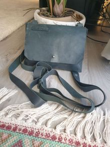 Oska Leather Cross Body Bag