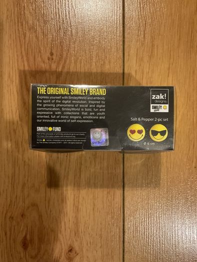 The Original Smiley Brand Salt and Pepper 2pcs Set Brand New Sealed
