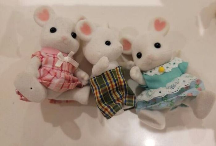 Sylvanian Family House, furniture & figures