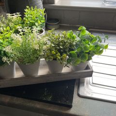 2 fake small planter