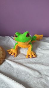 frog plush toy like new