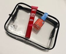 Beauty bundle with travel bag worth 21 euro