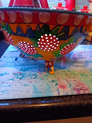 Vintage style colander