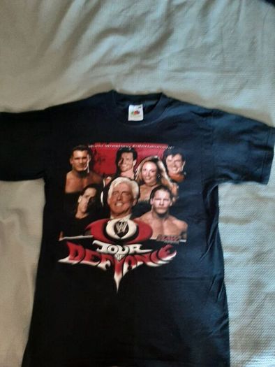 Rare Wwe tour of defiance tshirt.