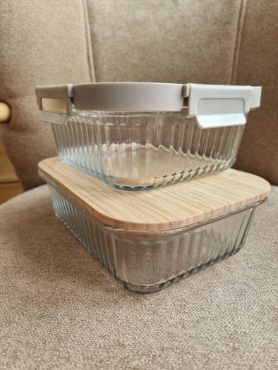 Ribbed glass containers