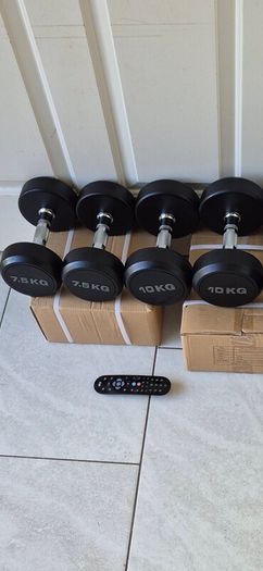 2xbrand new sets of dumbbells