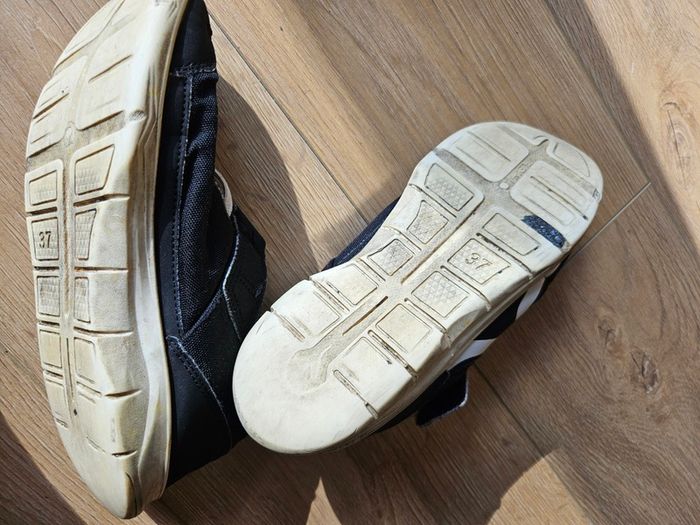 Kids shoes eur 36, UK 3