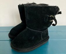 River Island  suede baby boots, uk 3 jnr