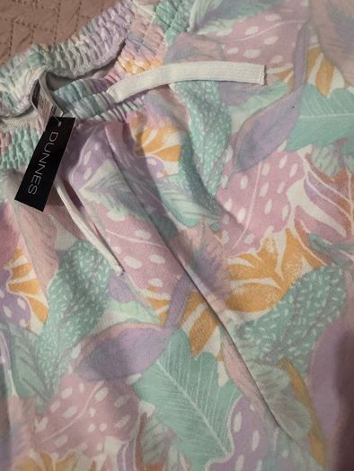 BNWT Dunnes Stores Tropical shorts to fit waist 26' Free post