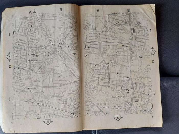 Vintage Dublin City Street finder