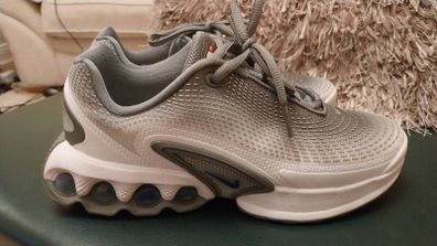 Nike size 4 perfect immaculate were 120