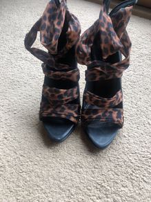 guess high heels