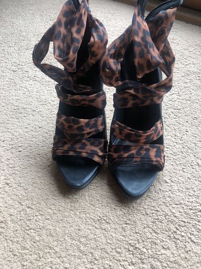 guess high heels