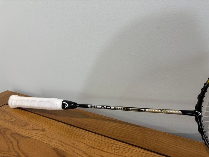 HEAD Badminton Racket with shuttlecocks