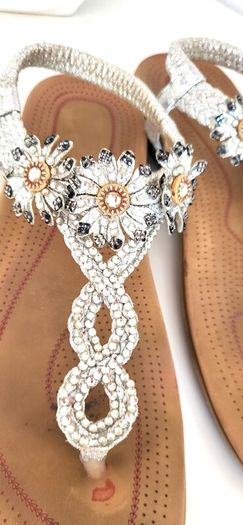 Unsigned silver embellished sandals with cushioned soles Sz 40 (Fit 6.5 - 7 UK)