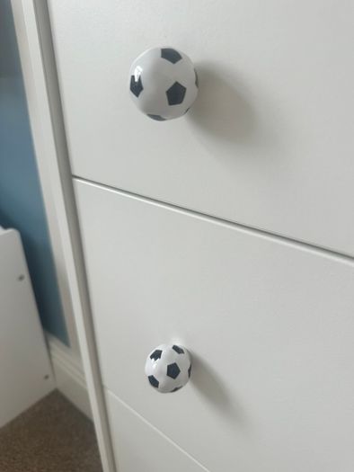 Ceramic knobs