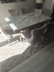 Table & Chairs