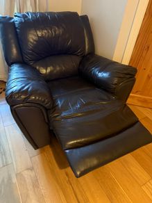 Recliner black Leather