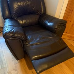 Recliner black Leather
