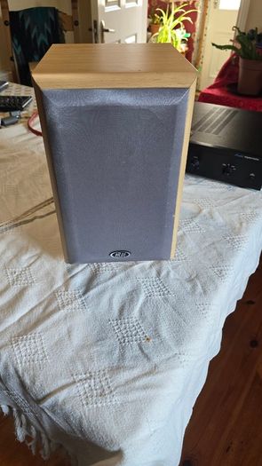 Classic HiFi System Cambridge Audio Amp plus Eltax Speakers