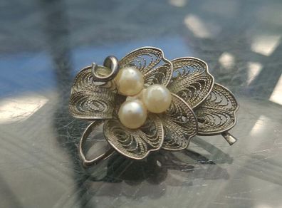 Beautiful old Silver Broach with Pearls