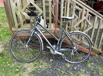 Ladies LaPierre hybrid bike