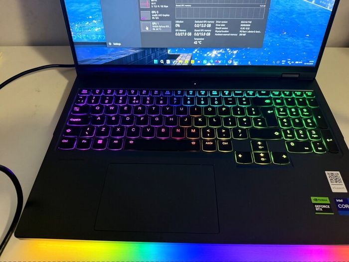 Lenovo Legion Pro 7i Gen 8  i9-13900HX / RTX 4080