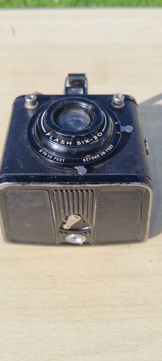 Kodak Brownie Flash Six-20