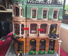 LEGO Icons #10297 Boutique Hotel