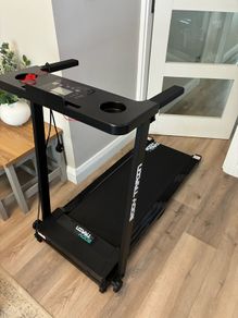 Treadmill with Smart watch included
