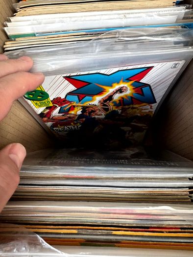 Marvel & DC Long Comic Box w 300 comics for Sale