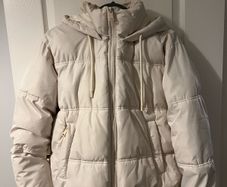 Zara White Puffer Jacket with Hood