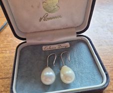 Vintage sturdy pearl drop earrings