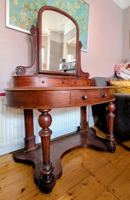 Vintage mahogany dressing table