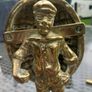 Heavy solid brass sailor with boat on back, 1979, D18 post 10e Image 6