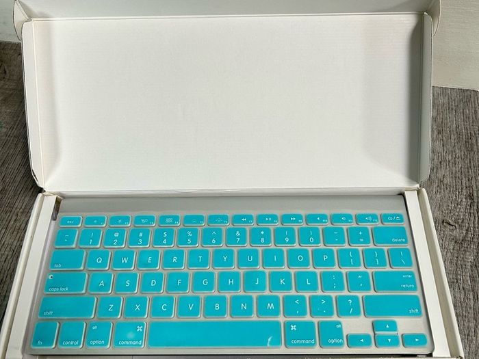 Apple A1314 Wireless Keyboard