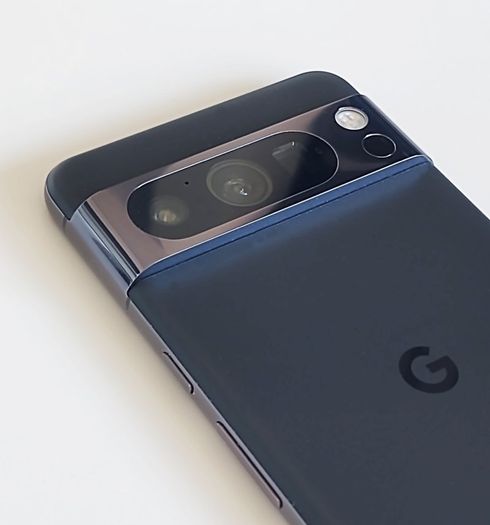 Google Pixel 8 Pro 128GB Black Excellent Condition FREE New Google Earbuds and Charger