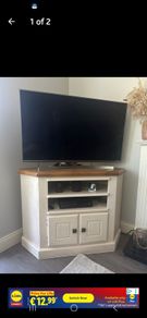 Corner TV Unit