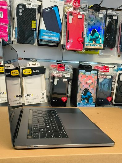 2018 Touch Bar Apple MacBook Pro 15" Retina A1990 2.2GHz i7 16GB 500GB Space Grey (Battery Cycle: 607)