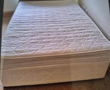 Headboard, Storage and clean mattress