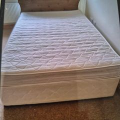 Headboard, Storage and clean mattress