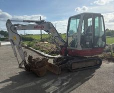 3 Ton digger (Takeuchi TB 228) w/ 3 Buckets
