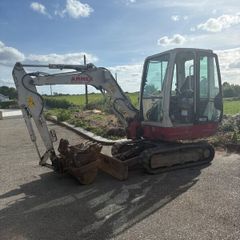 3 Ton digger (Takeuchi TB 228) w/ 3 Buckets