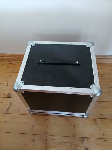 Fishmann Loudbox amp and fitted Thon Flight case