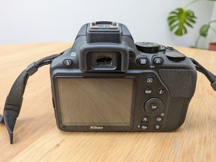 Nikon D3500 DSLR Camera Kit