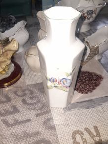 Beautiful Aynsley Bud Vase in nice condition