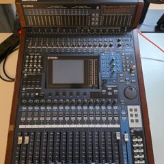 Yamaha DM 1000 Digital 16 channel recording/broadcast/live mixer