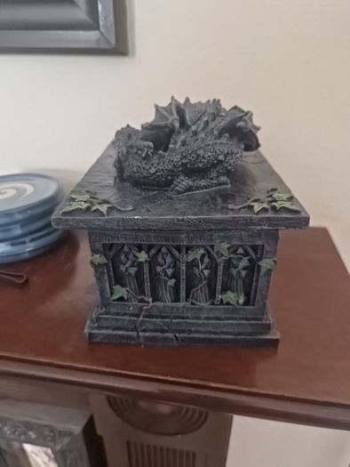 Dragon box