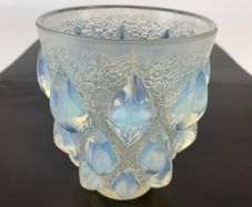 Rene Lalique Rampillon Opalescent vase C 1927