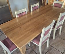 Kitchen table and 6 chairs